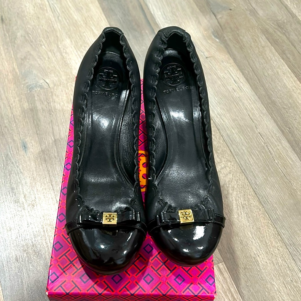 Tori Burch black Romy Pump size 11